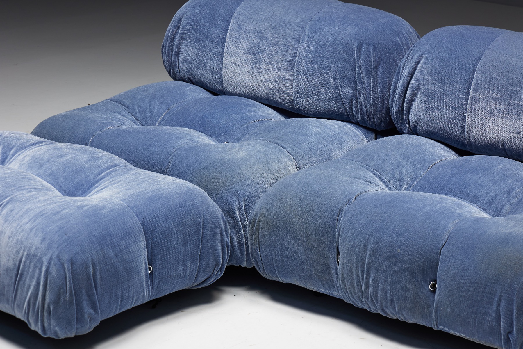 Camaleonda sofa in blue velvet by Mario Bellini