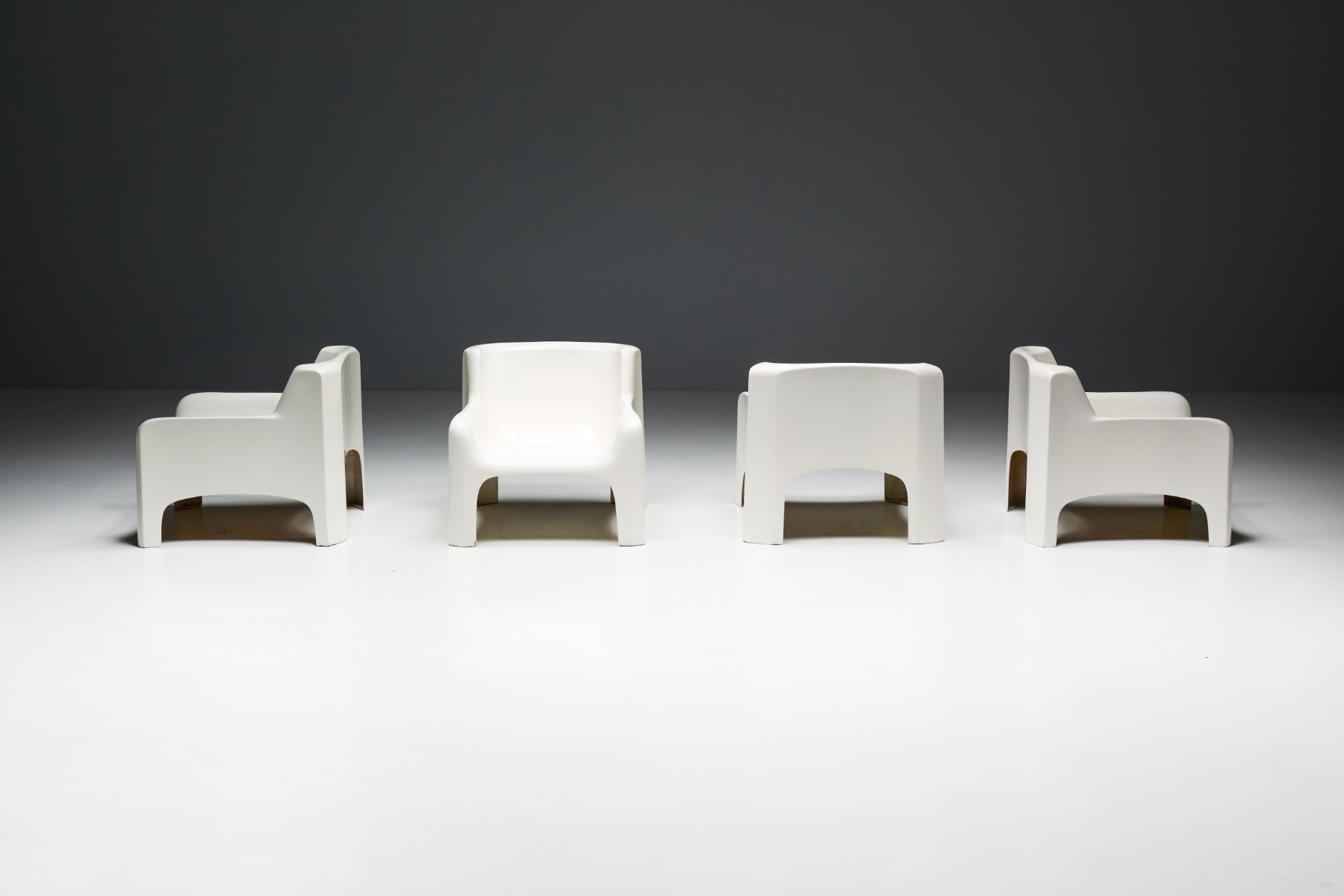 Carlo Bartoli Solar coffee table for Arflex from the 1960s design