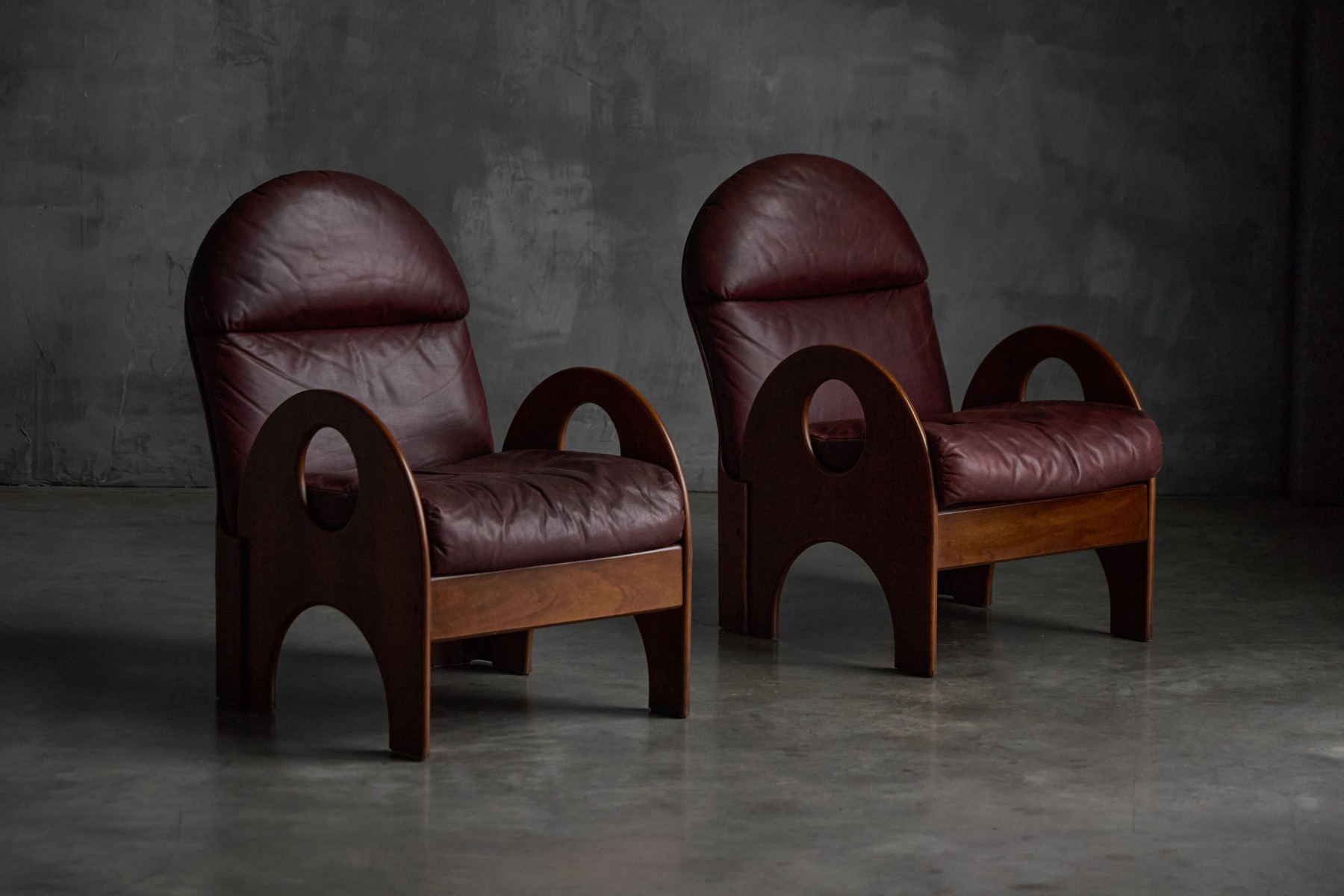 Italian modern easy chair Arcata by Gae Aulenti