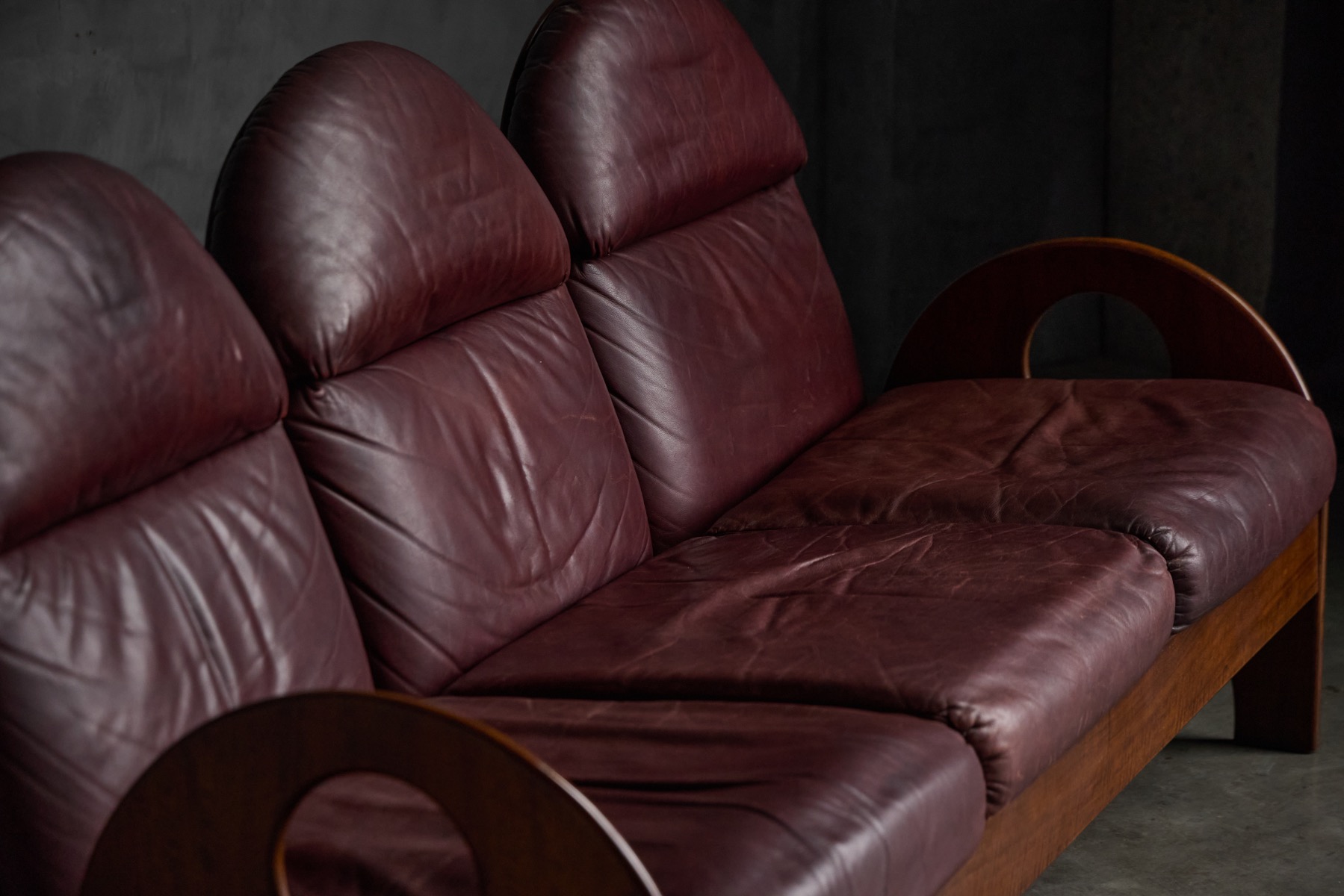 Italian modern Arcata three seater sofa by Gae Aulenti