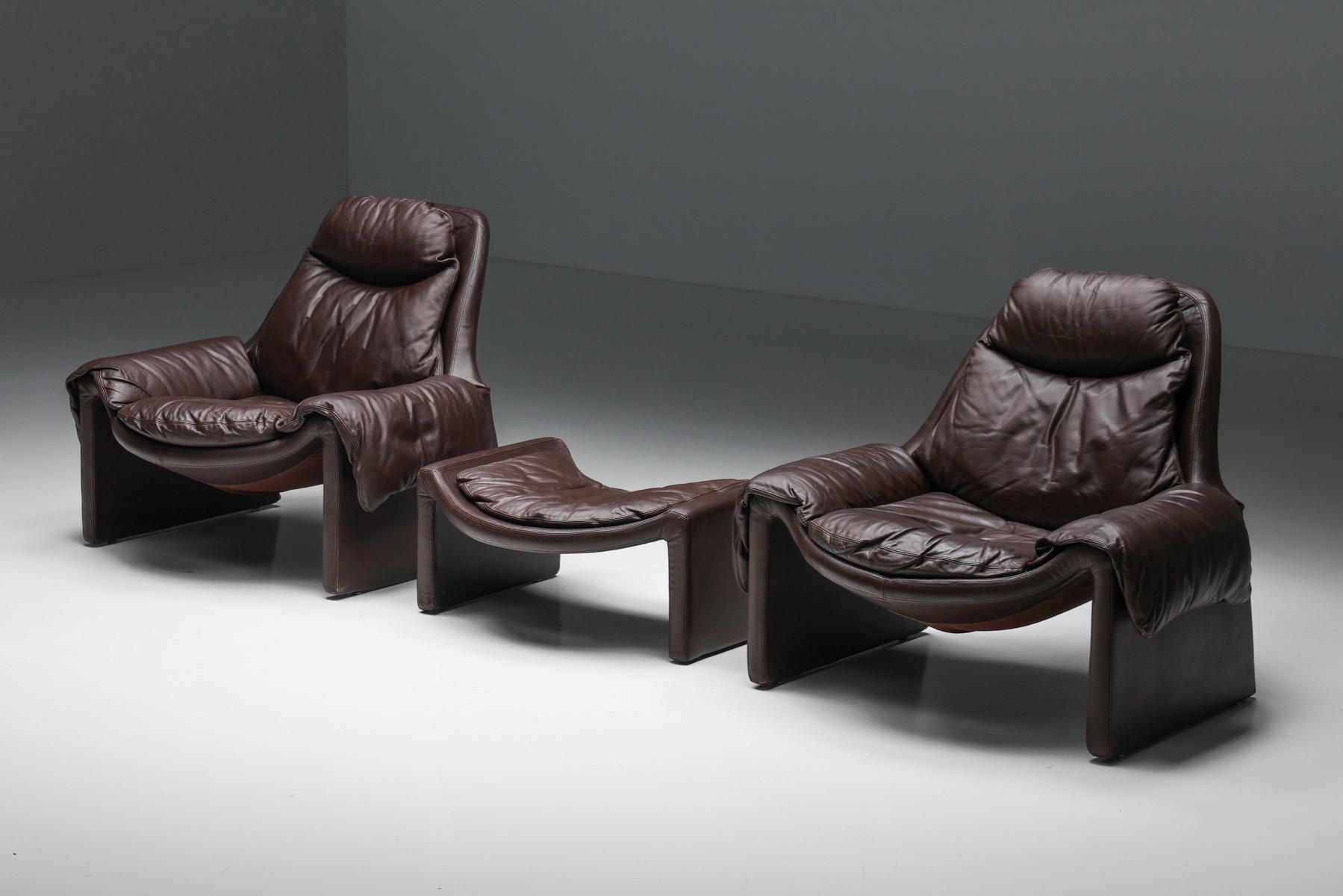 Vittorio Introini P60 lounge chair with ottoman for Saporiti design