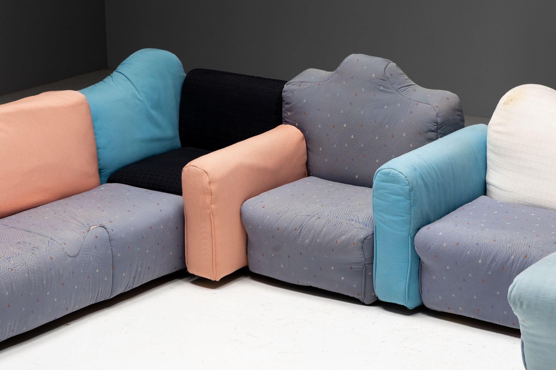 Italian postmodern modular sofa design by Gaetano Pesce