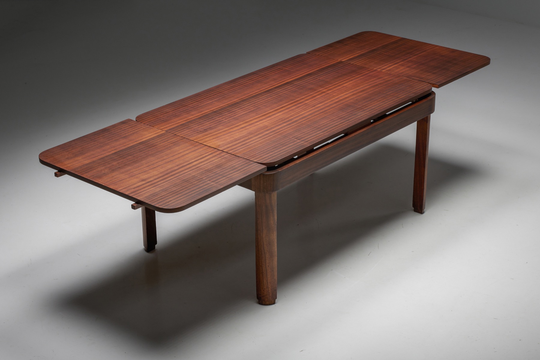 John van Zeeland extendable dining table from the 1930s design