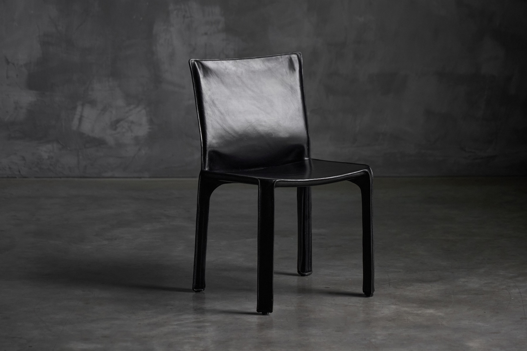 Mario Bellini CAB 412 chair produced by Cassina