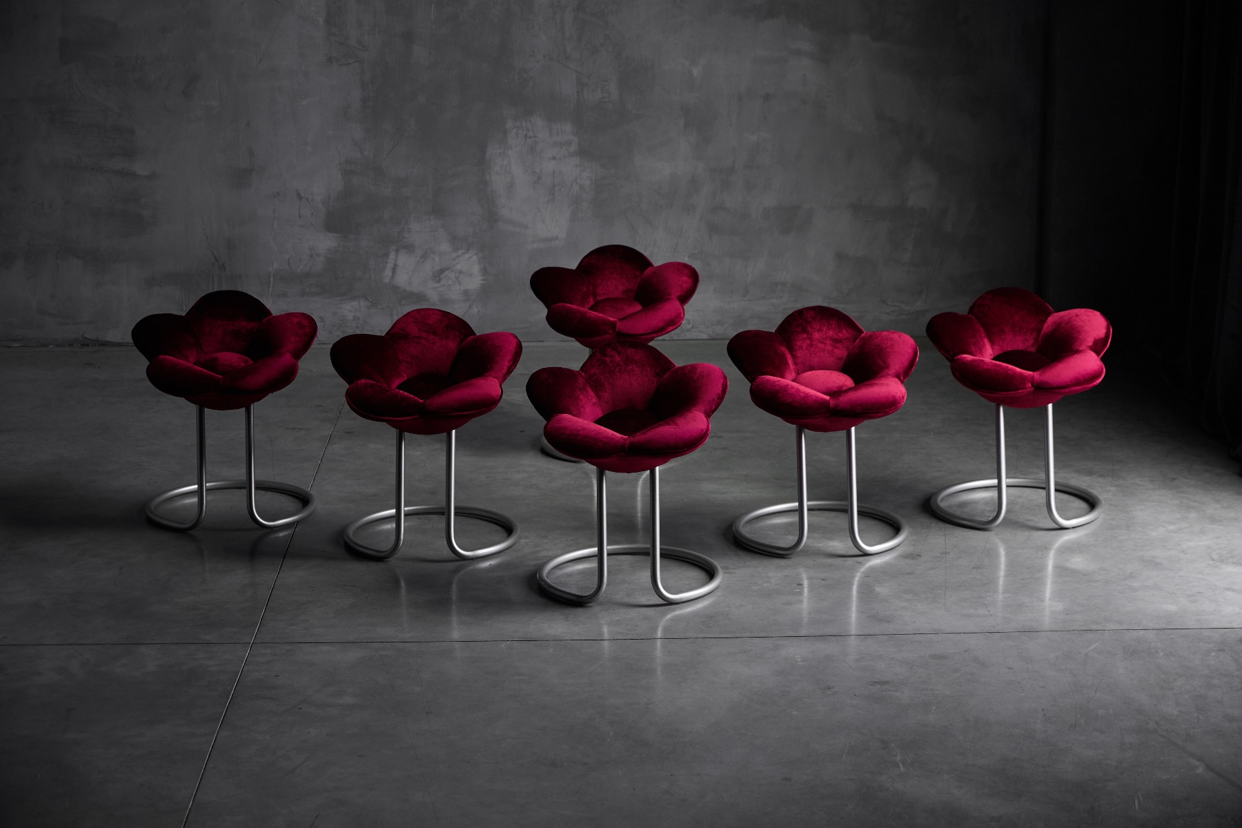 Contemporary flower shaped stool from Edra