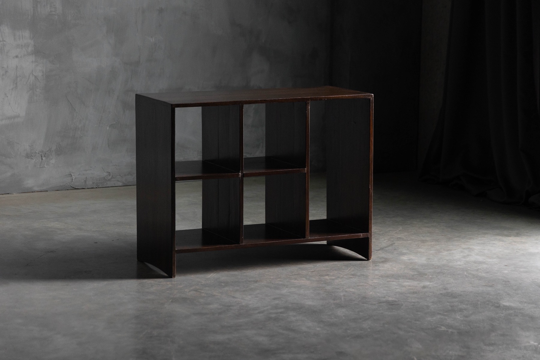 Pierre Jeanneret file rack PJ 050205 design