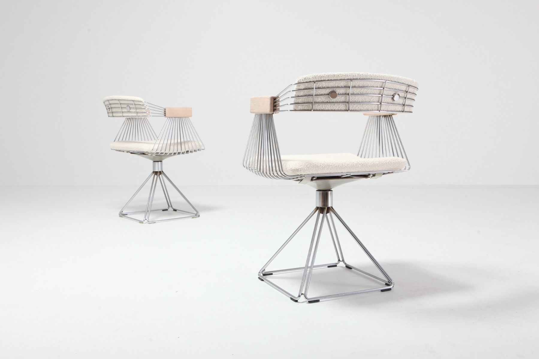 Rudi Verelst chromed steel wire chairs from the 1970s design