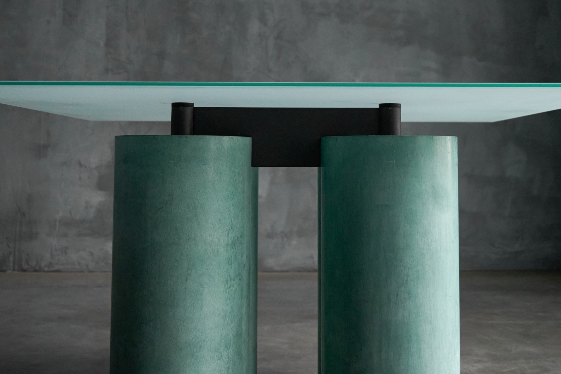 Italian modernist Serenissimo dining table by Lella and Massimo Vignelli