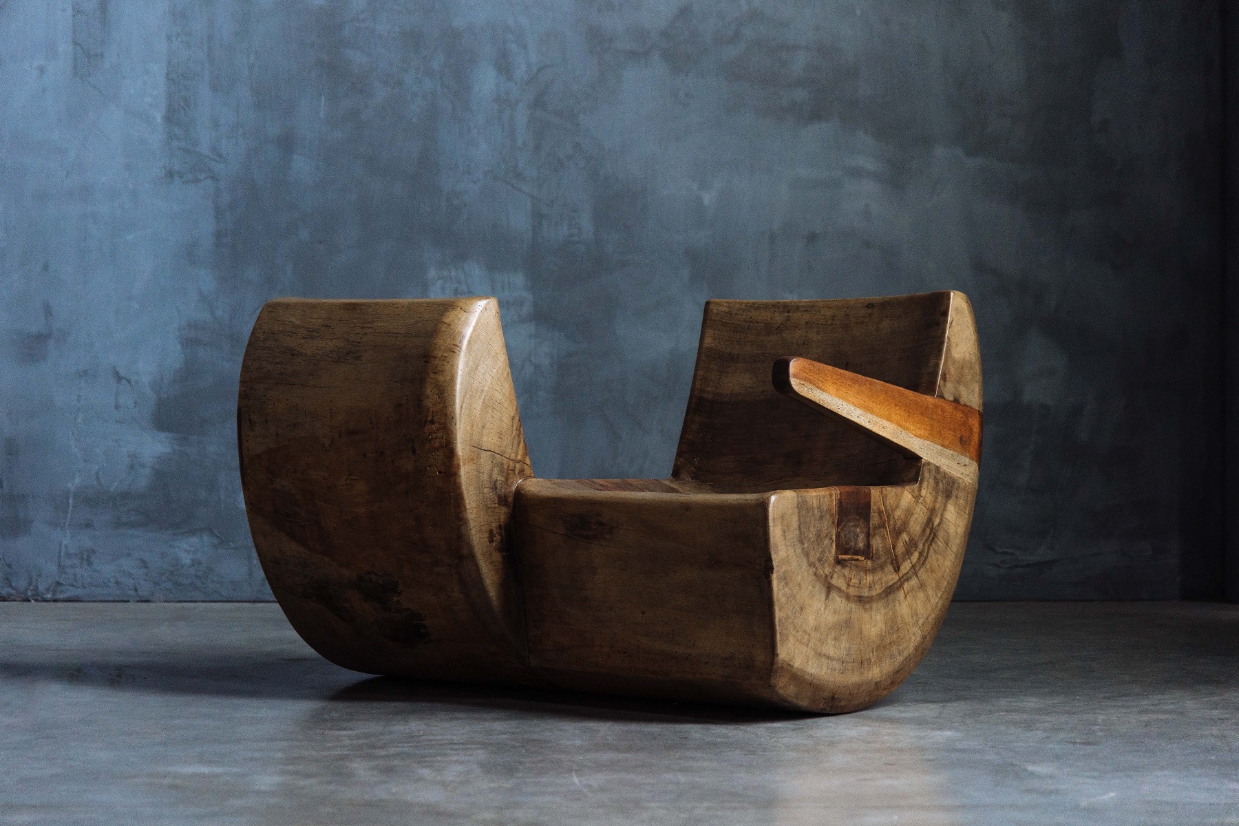 Zanine Caldas Namoradeira sofa 1975