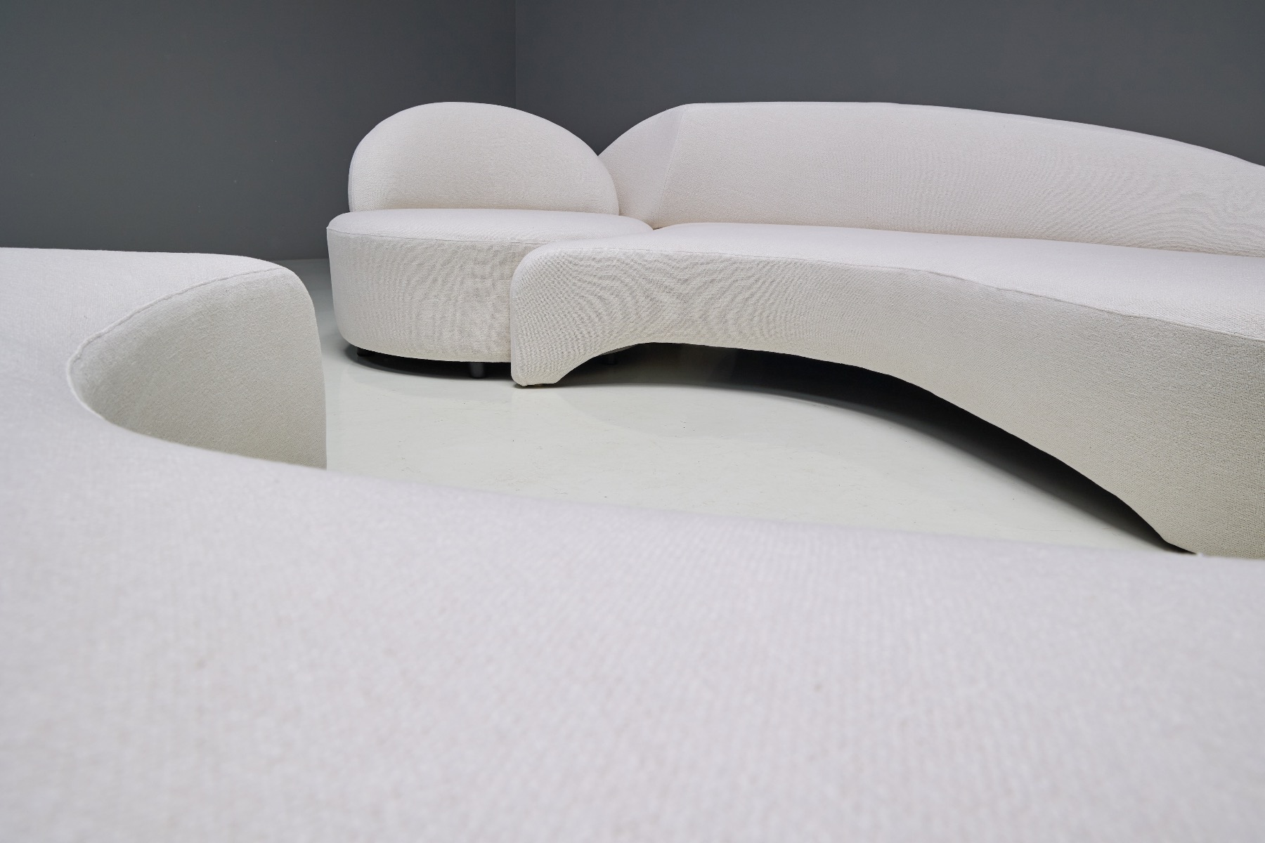 Design classic Kagan sofa
