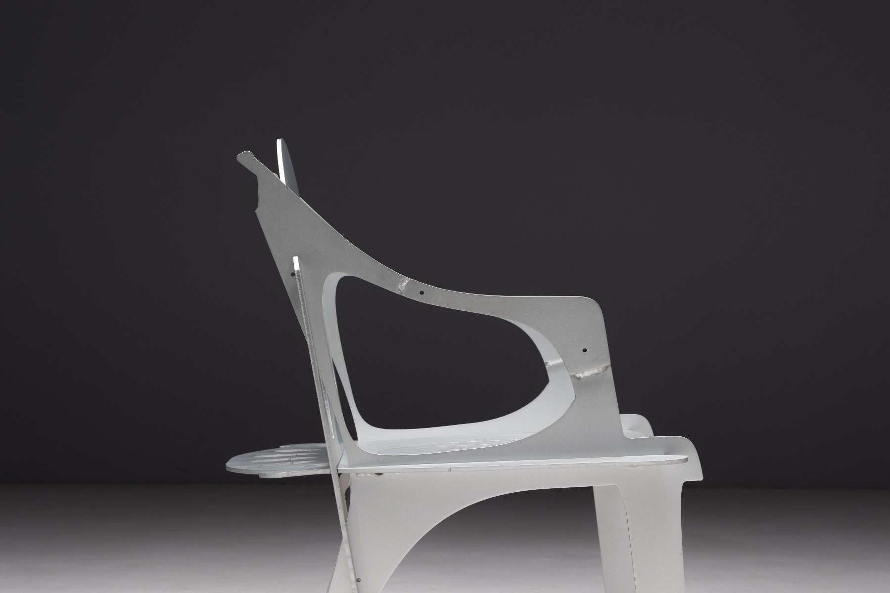 Iconic contemporary Flatscreen chair from 2019