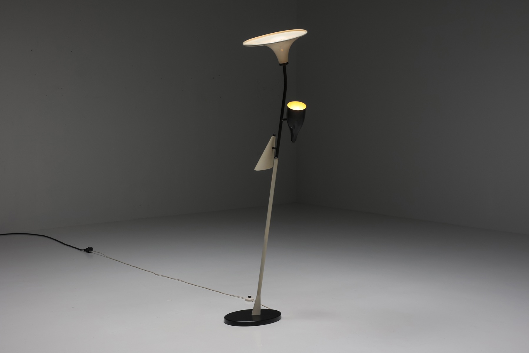 1950s space age floor lamp in yellow and black Italian design