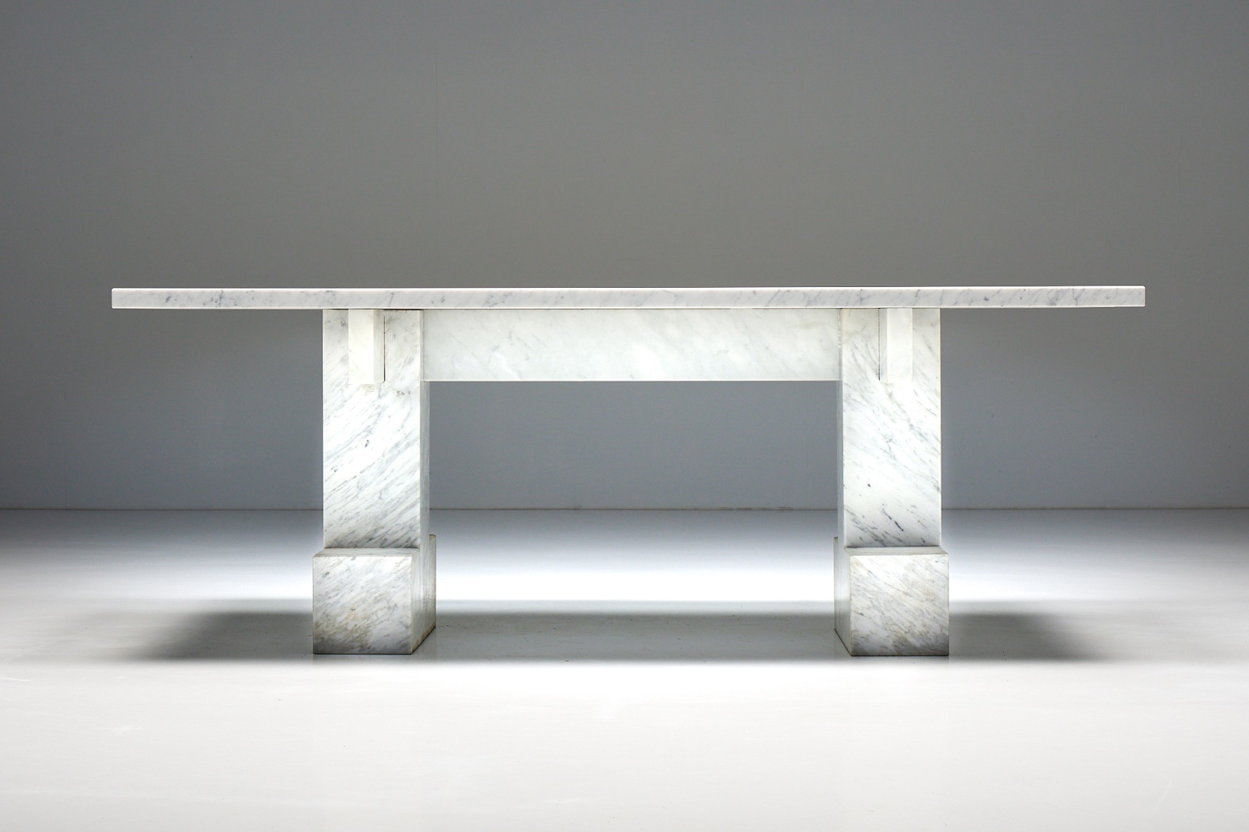 1970s marble table in Carrara stone design