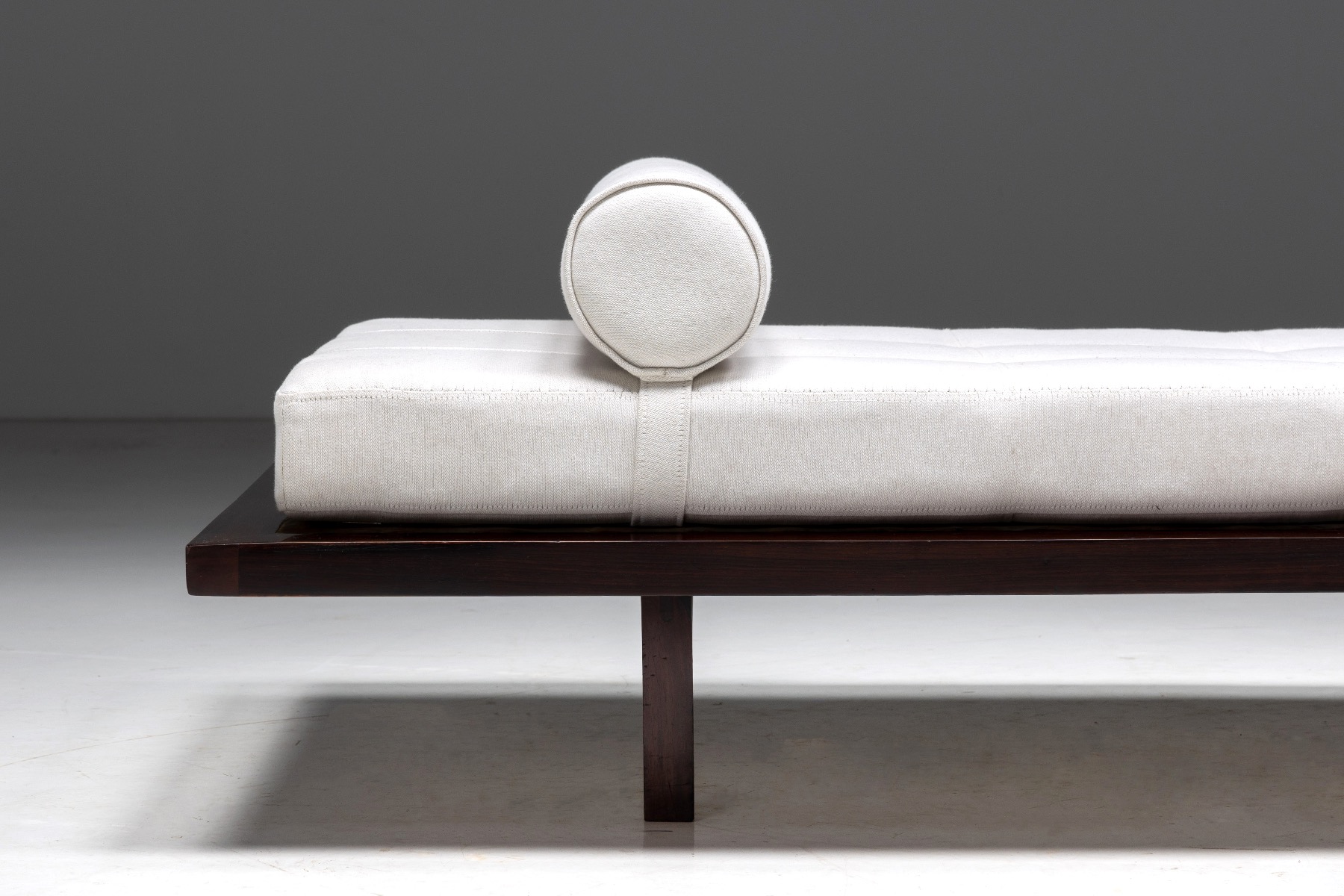 Rare Minimalist Daybed by Jorge Zalszupin - 1960s