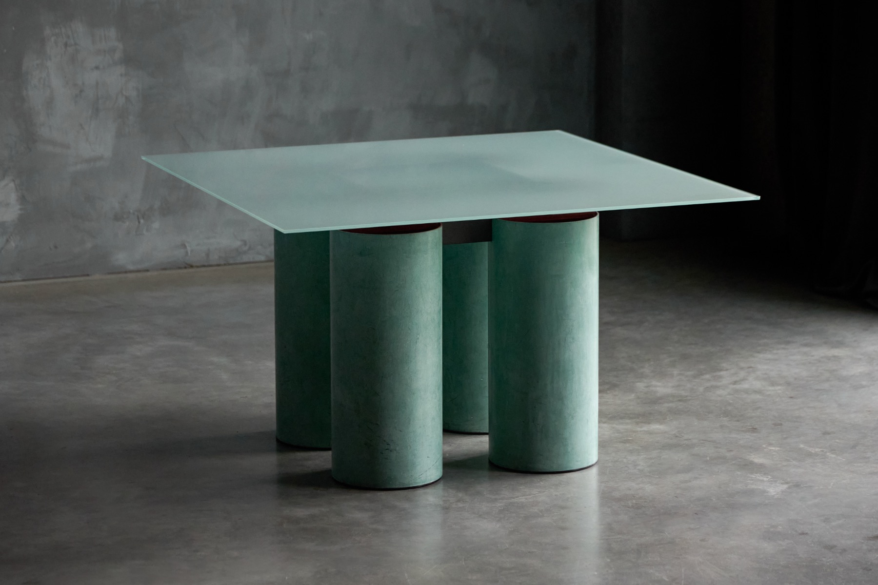 Acerbis Serenissimo dining table with architectural modern design
