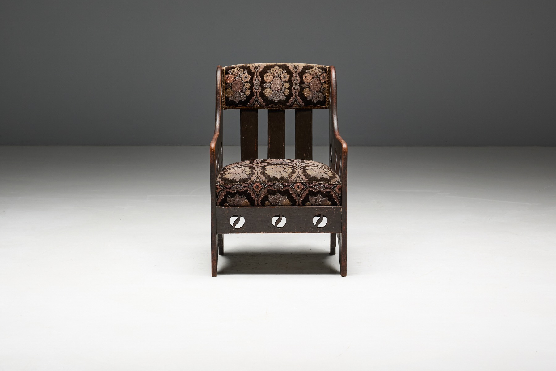 Antique Arts and Crafts oak chair