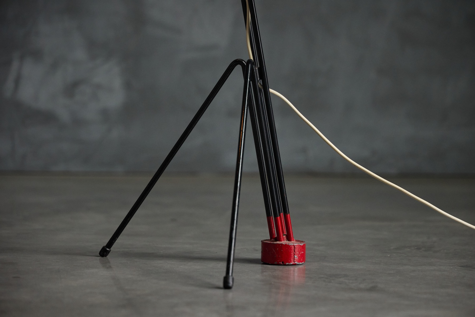 Dutch modernist floor lamp model 6320 by Rietveld