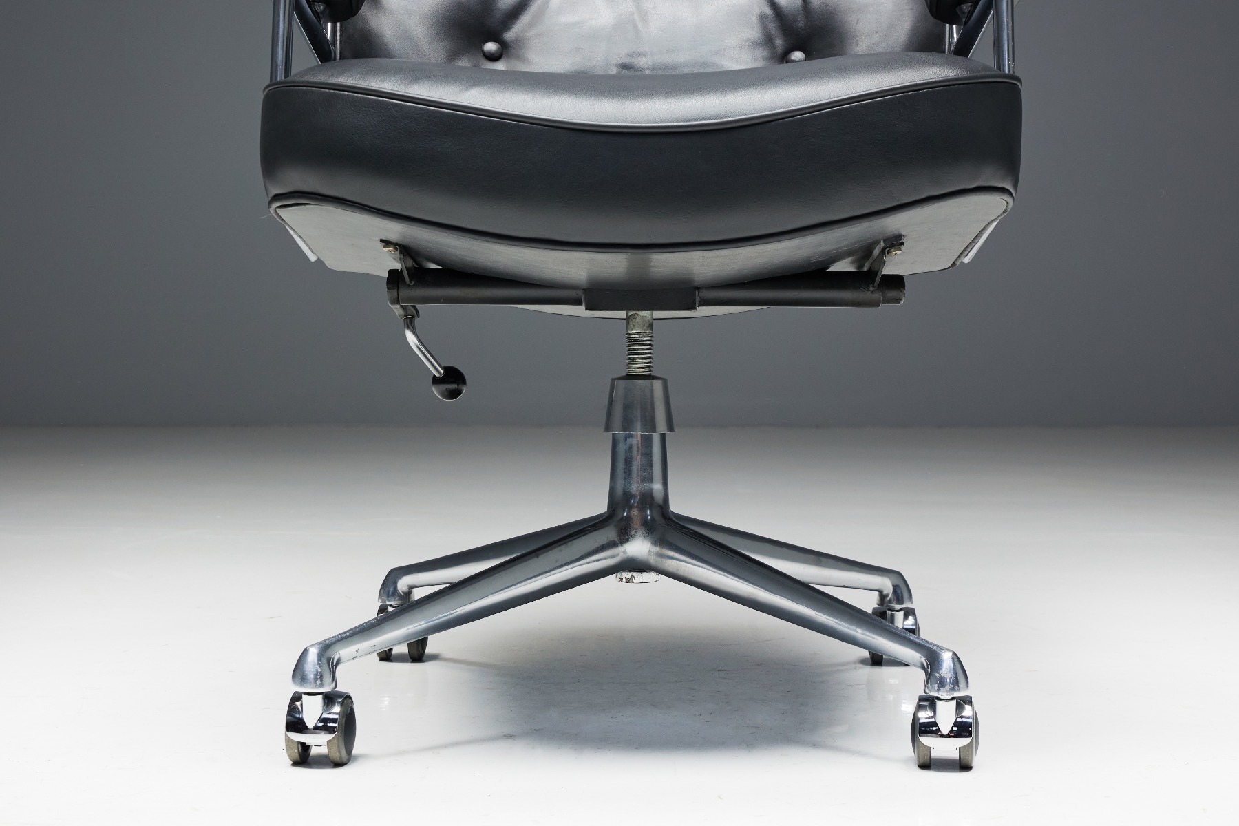 Herman Miller ES104 desk chair 1960s