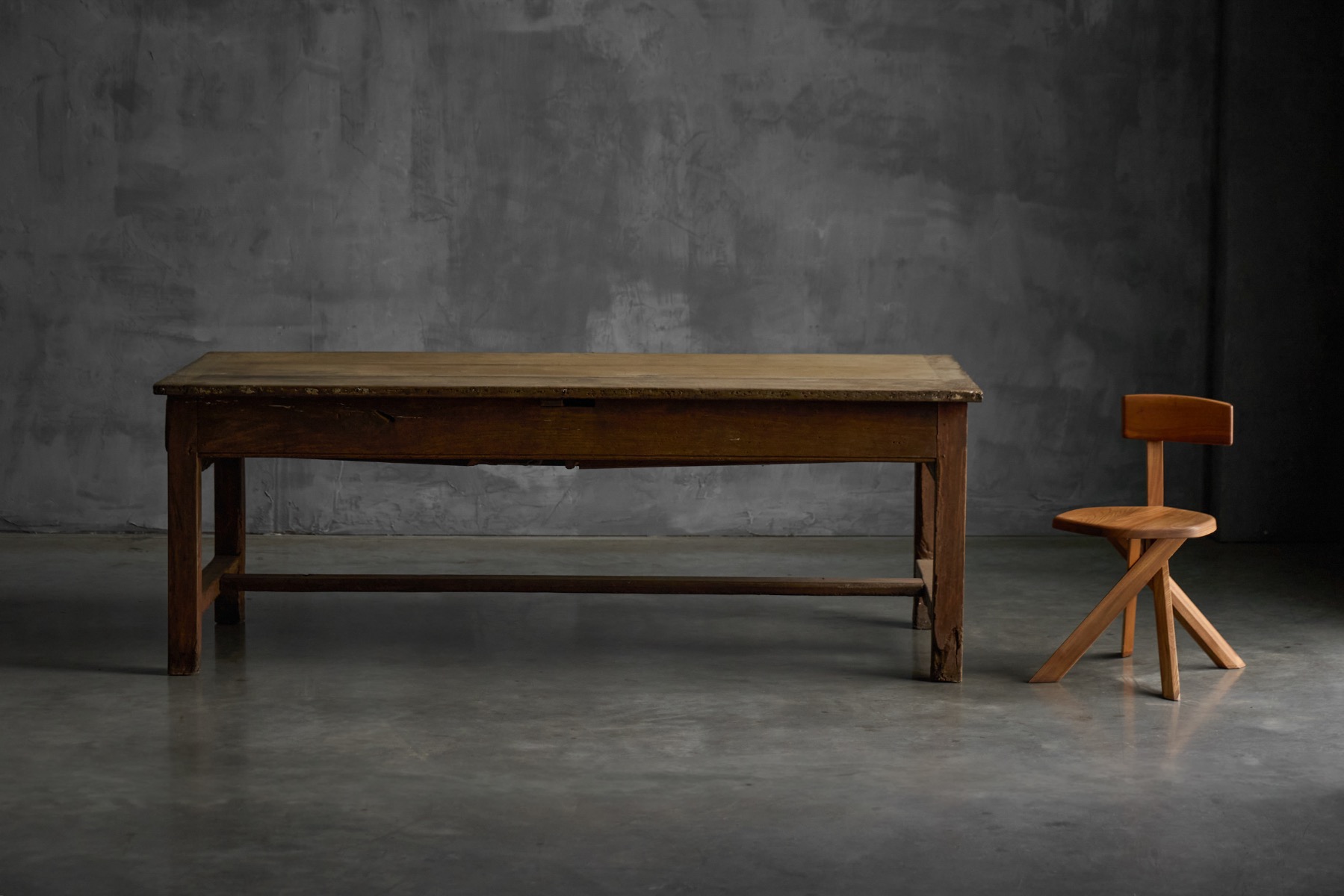 Primitive French farm table with double drawer in wood