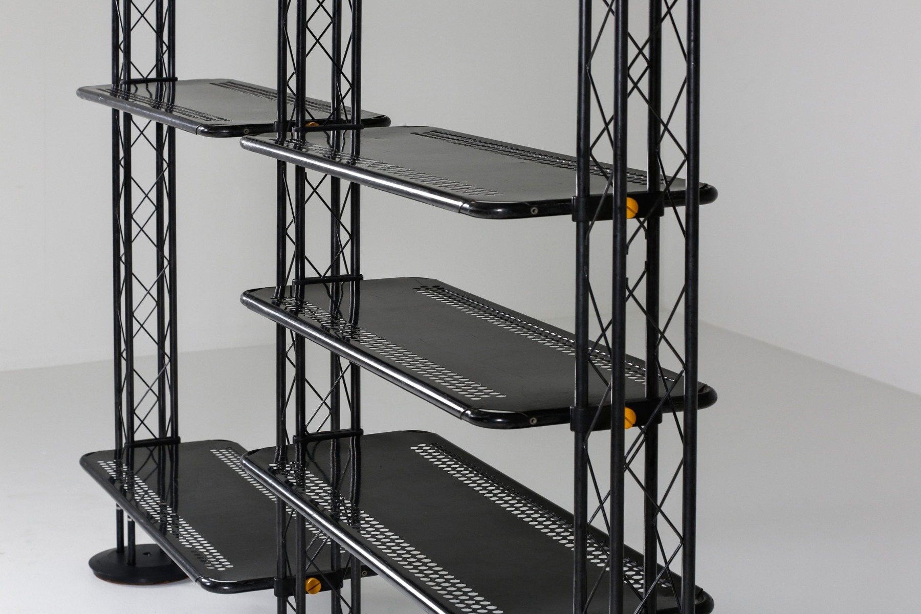 Vintage Italian shelve system Orezero from the 1980s