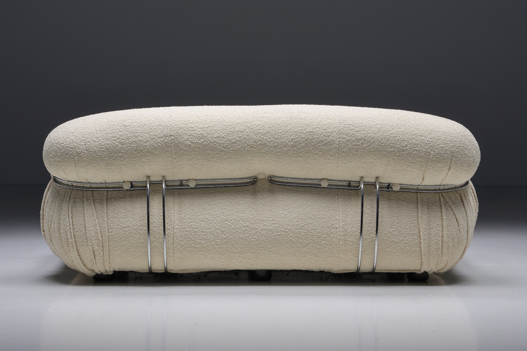 Vintage Soriana sofa in boucle wool from the 1970s