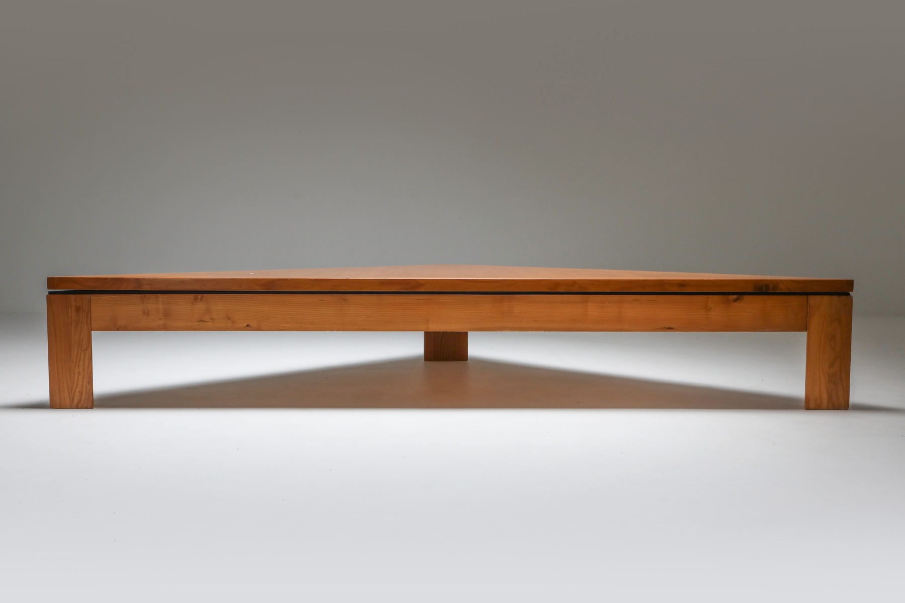 Vintage triangular coffee table in French elm from the 1970s
