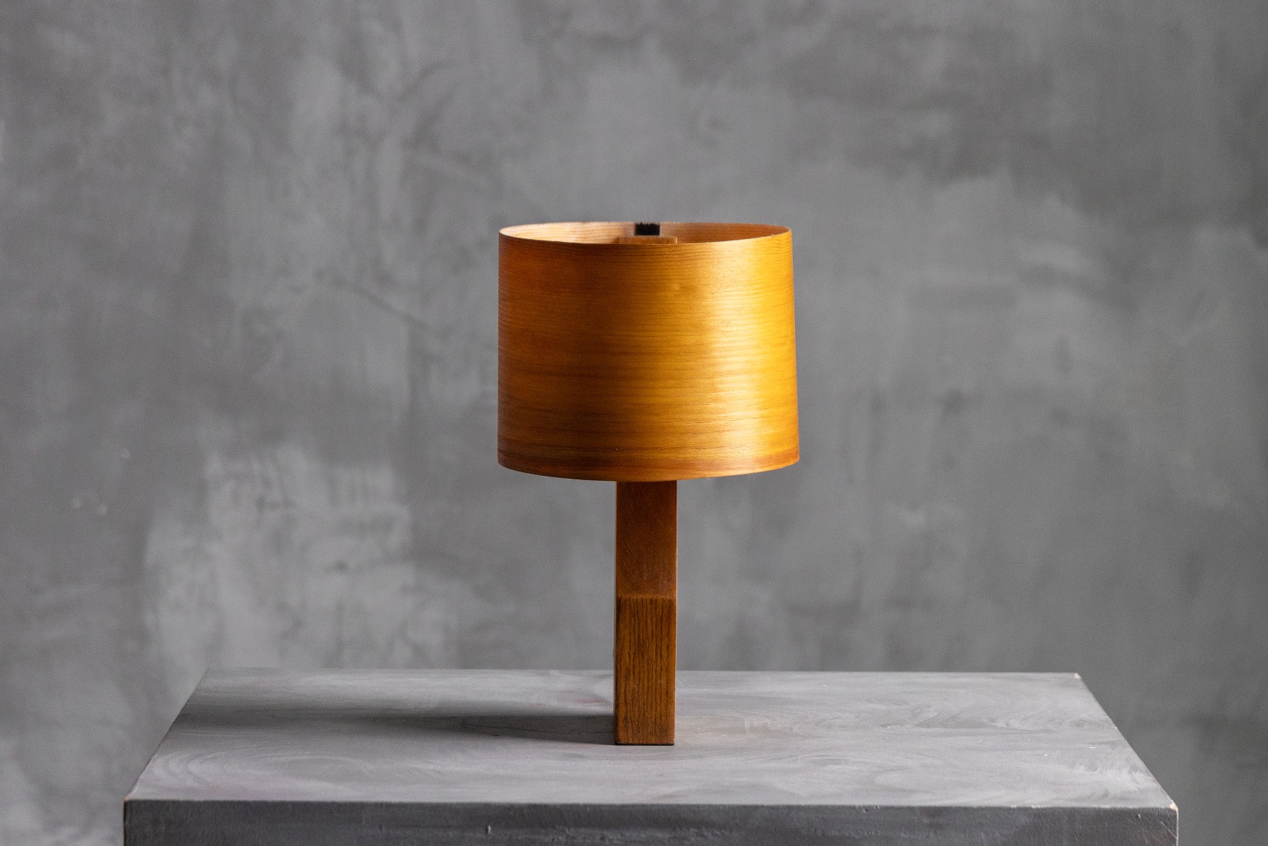 Vintage veneer table lamps with modernist design