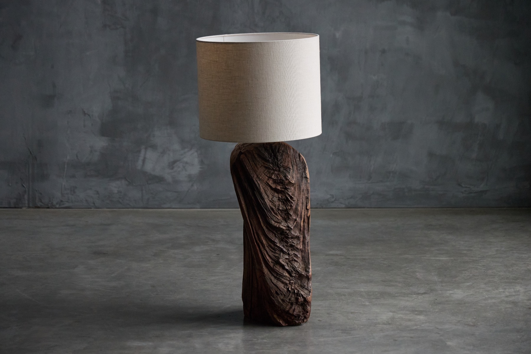 Monoxyle Brutalist Floor Lamp - 1970s