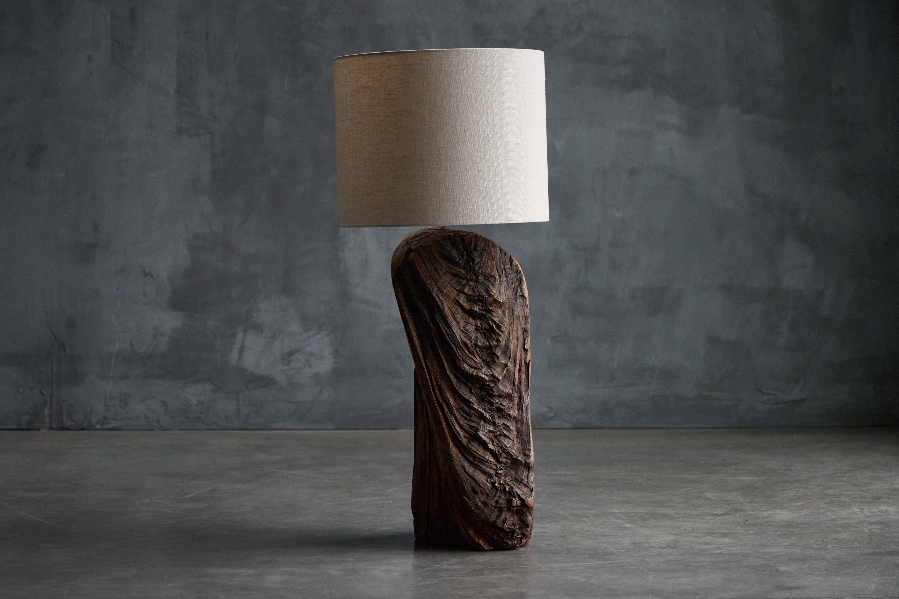 Monoxyle Brutalist Floor Lamp - 1970s