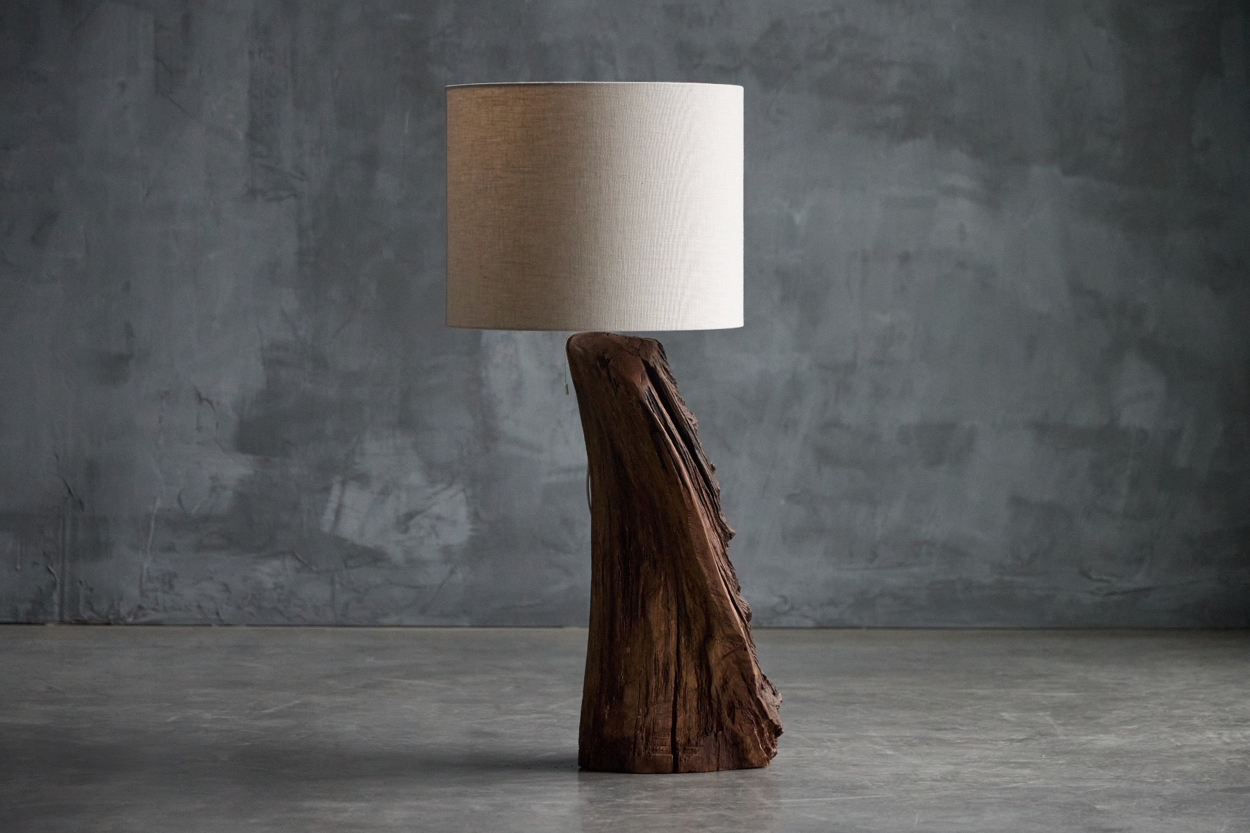 Monoxyle Brutalist Floor Lamp - 1970s