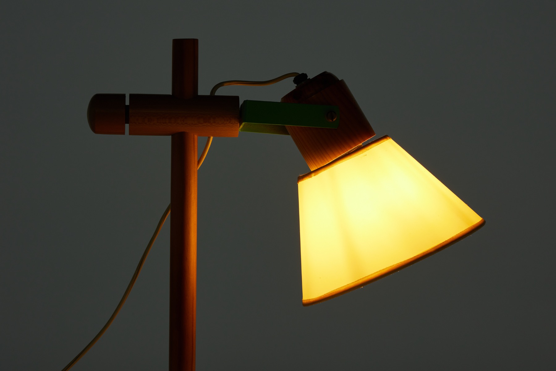 Mid-Century Pine Wood Desk Lamps - 1980s