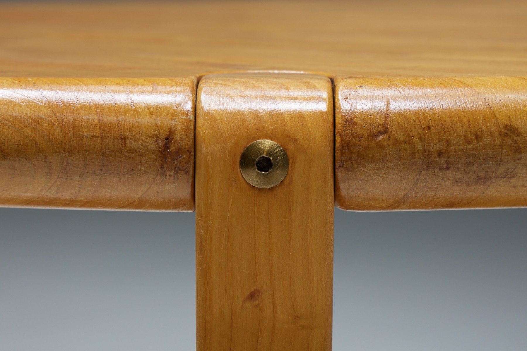 Mid-Century Pine Round Dining Table - 1960s