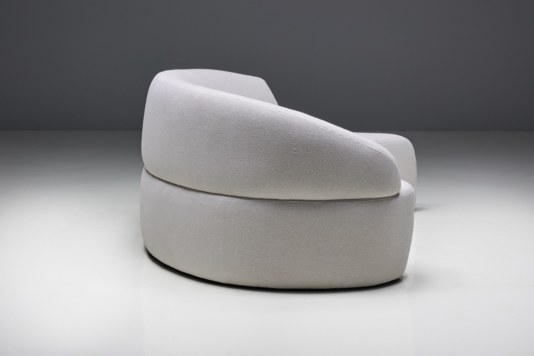 High design Vladimir Kagan sofa