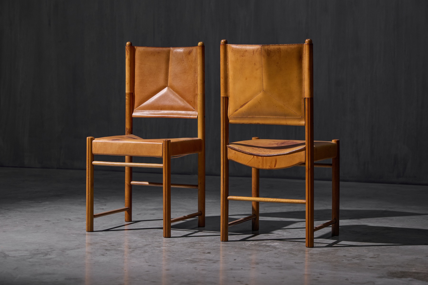 Patinated cognac leather dining seating from the 1960s