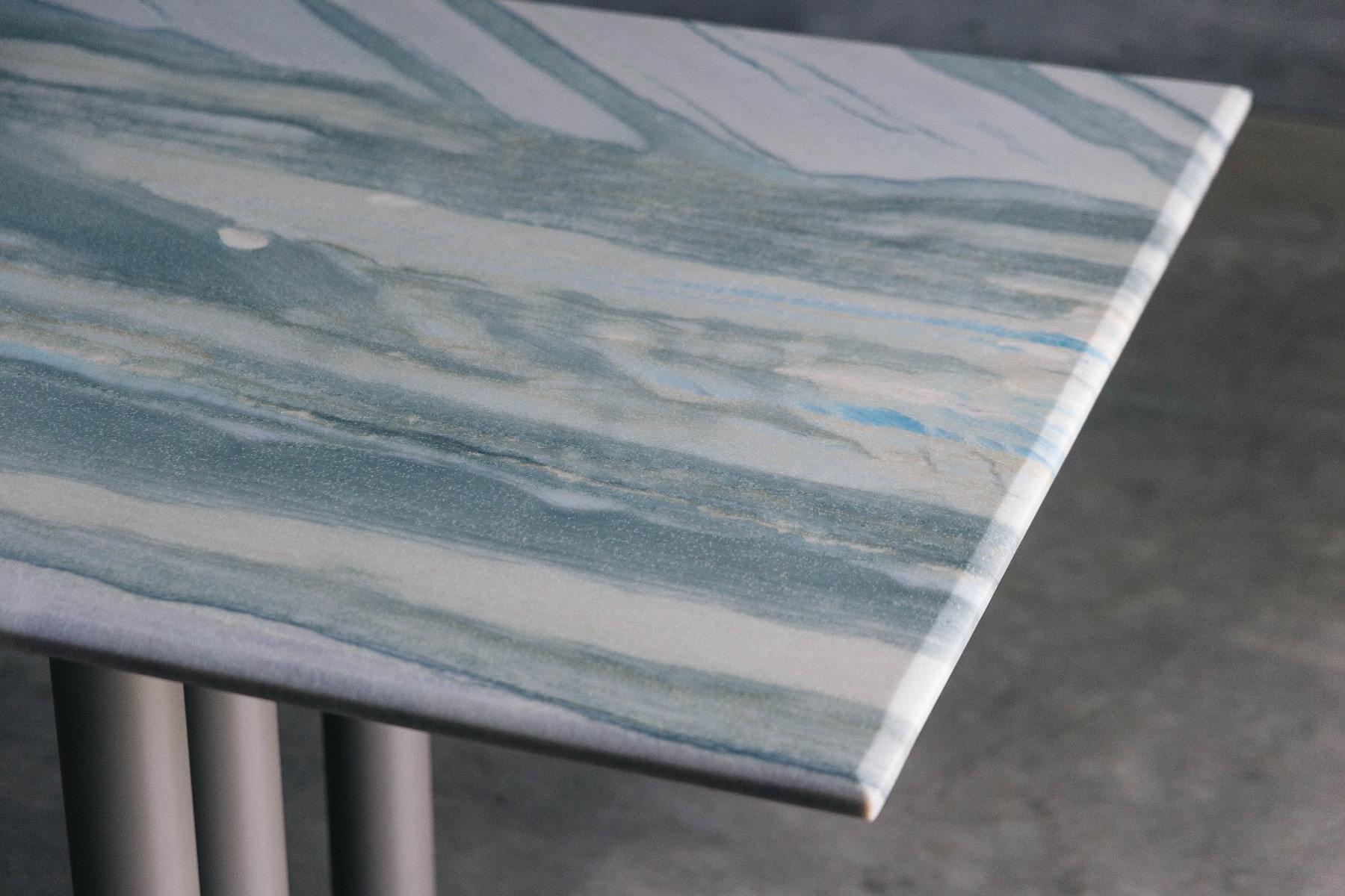 Belgian design marble dining table by Pia Manu from the 1990s