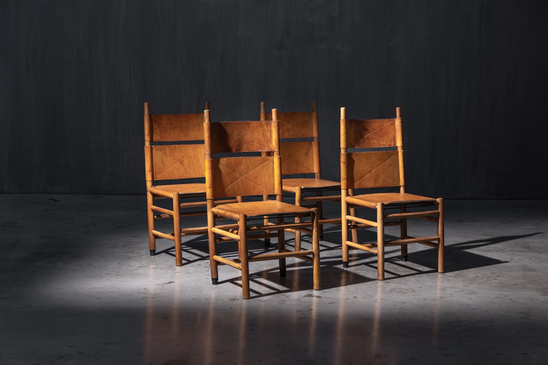 Sculptural Kentucky chair by Carlo Scarpa