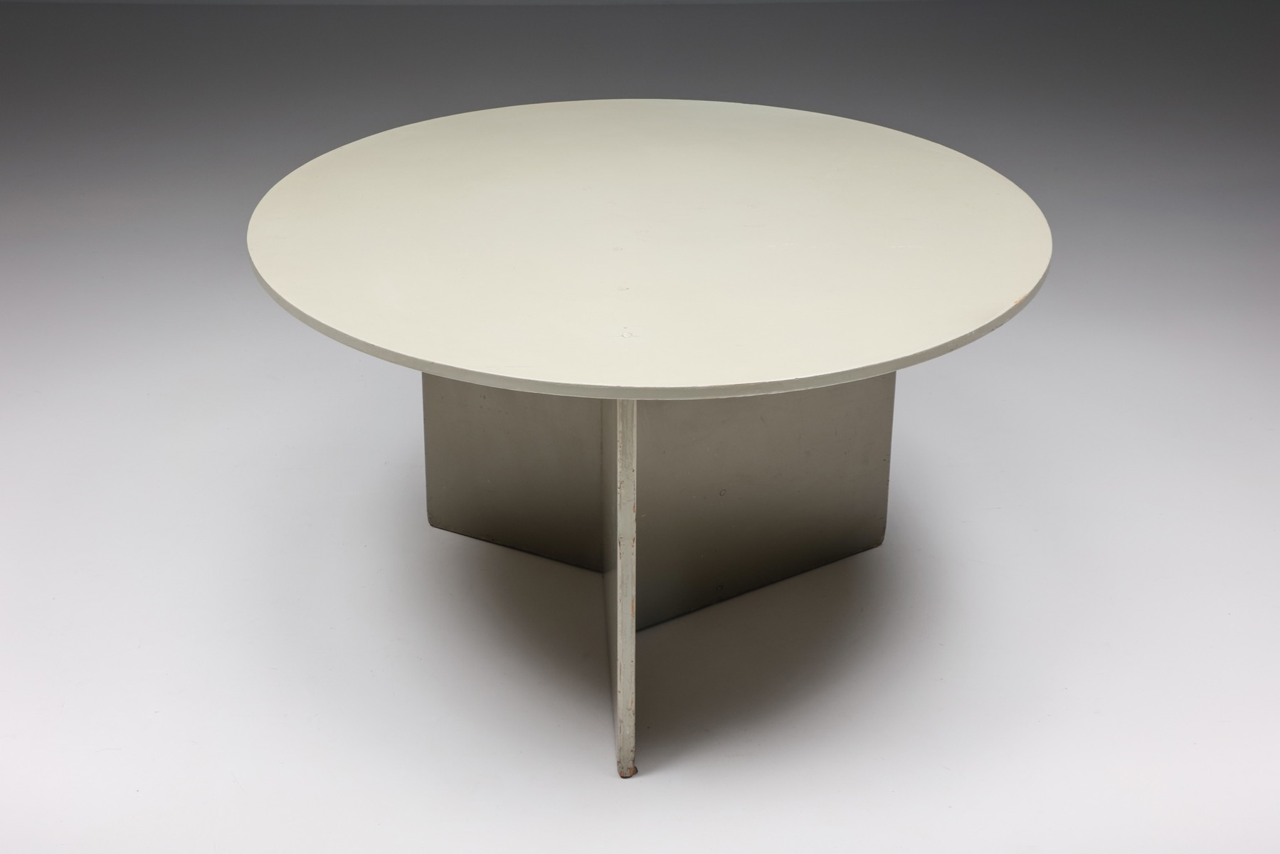 British modernist sideboard by Gerald Summers in grey painted wood
