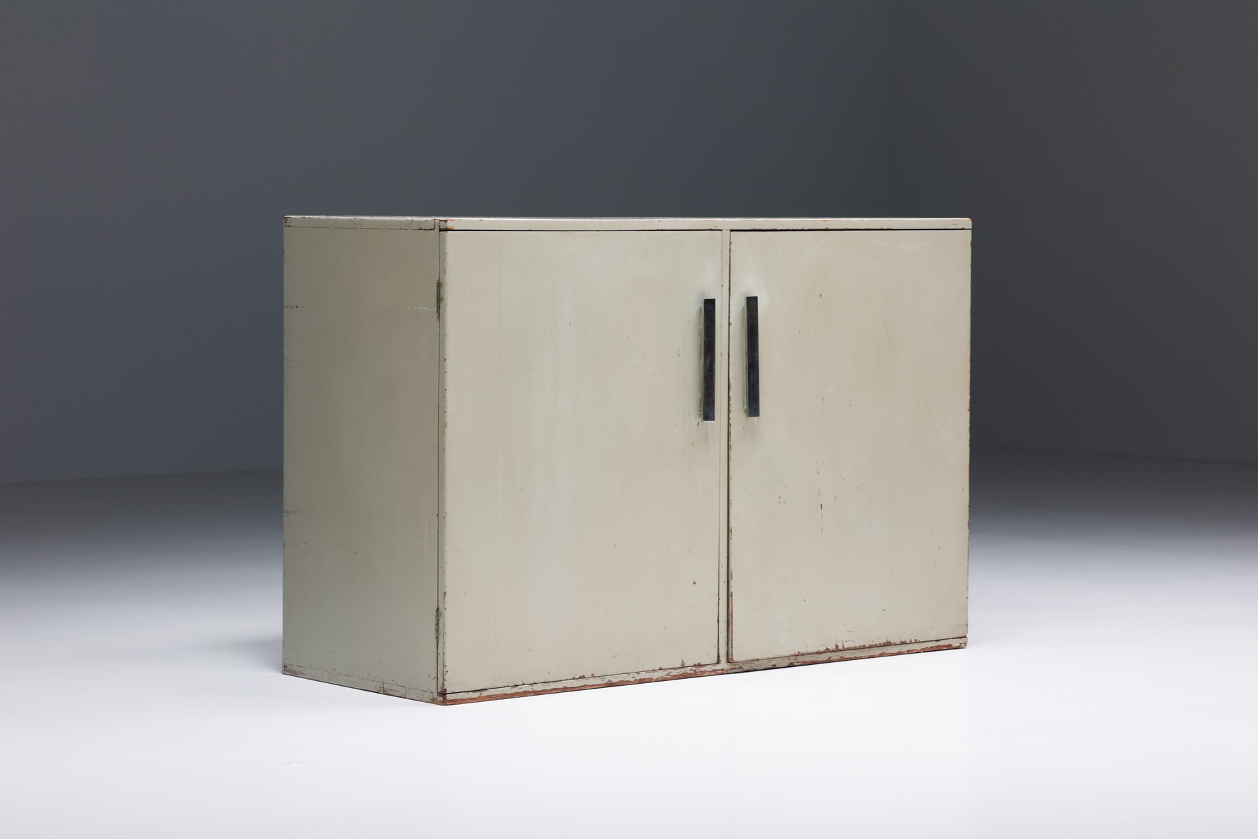 British modernist sideboard by Gerald Summers in grey painted wood