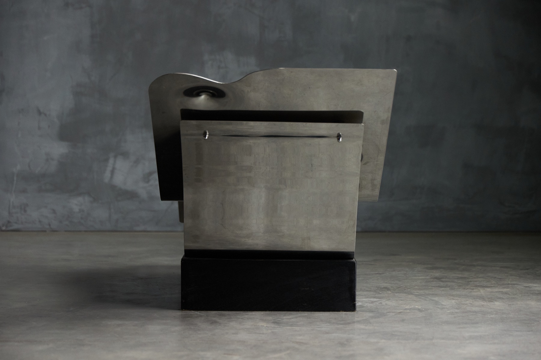 Artistic chaise longue created by Brescianini