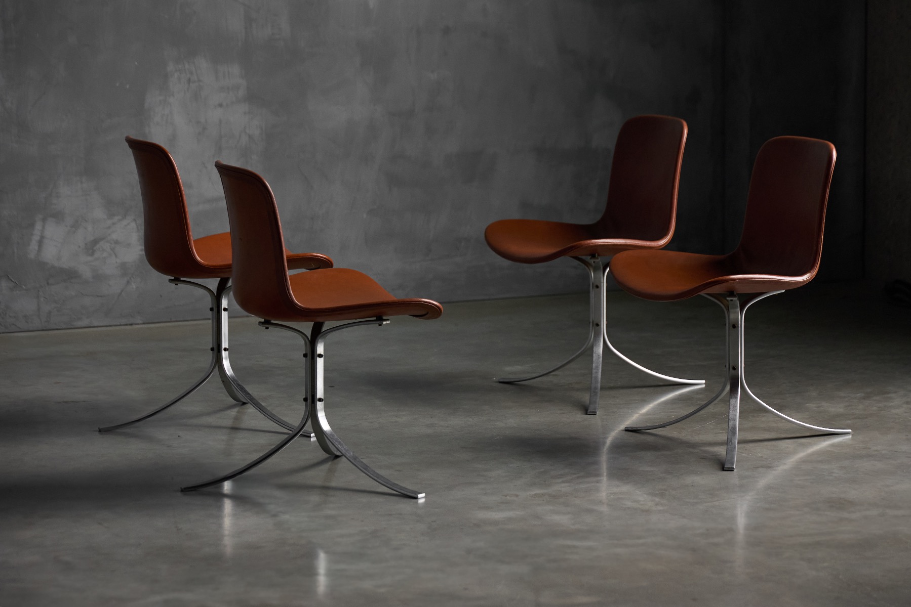Mid century Danish PK9 chair designed by Poul Kjærholm