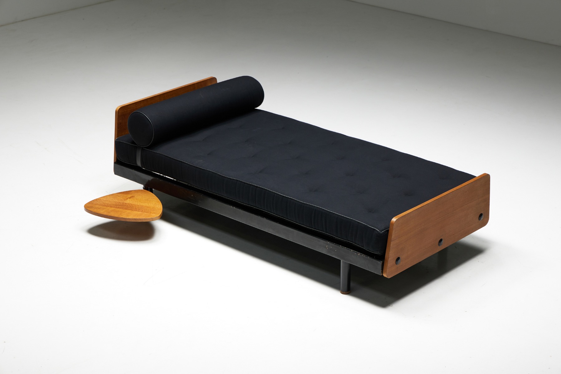 French design daybed by Jean Prouvé Flavigny