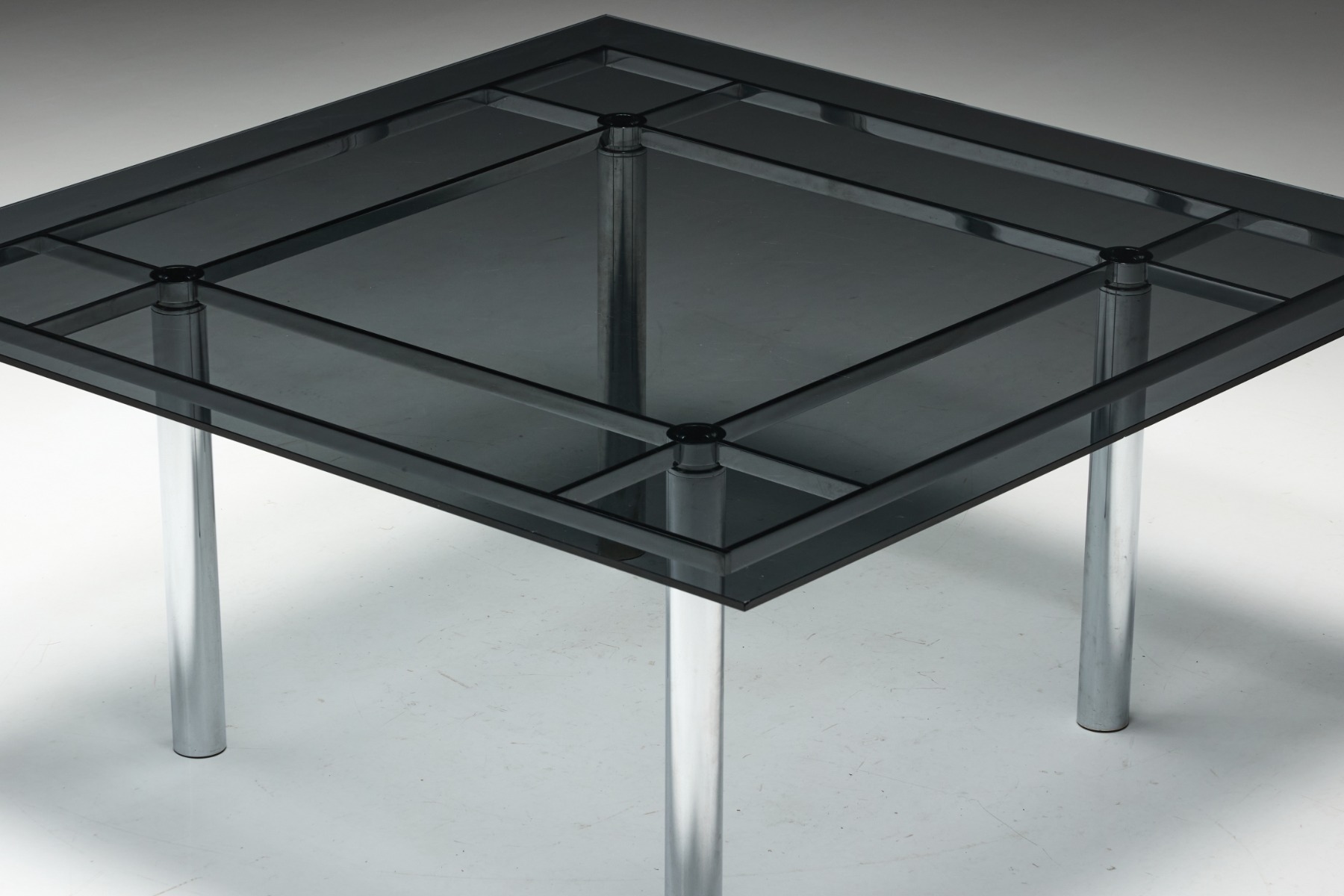 Italian design dining table by Tobia Scarpa in chrome
