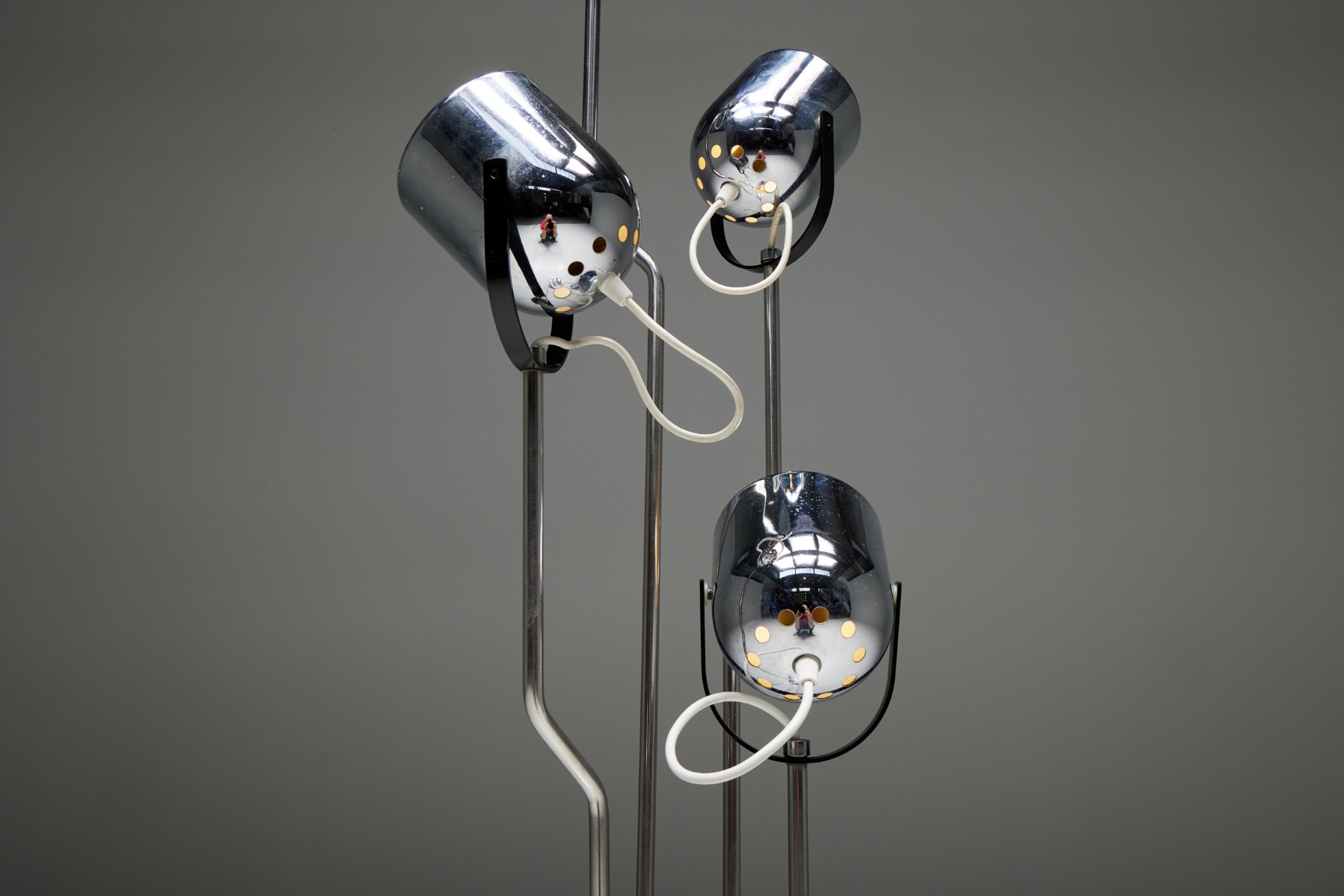 Italian design floor lamp by Goffredo Reggiani in chrome