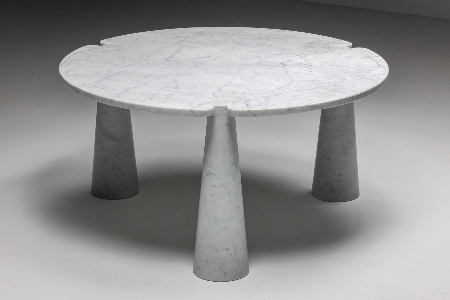 Italian design marble dining table by Angelo Mangiarotti Eros