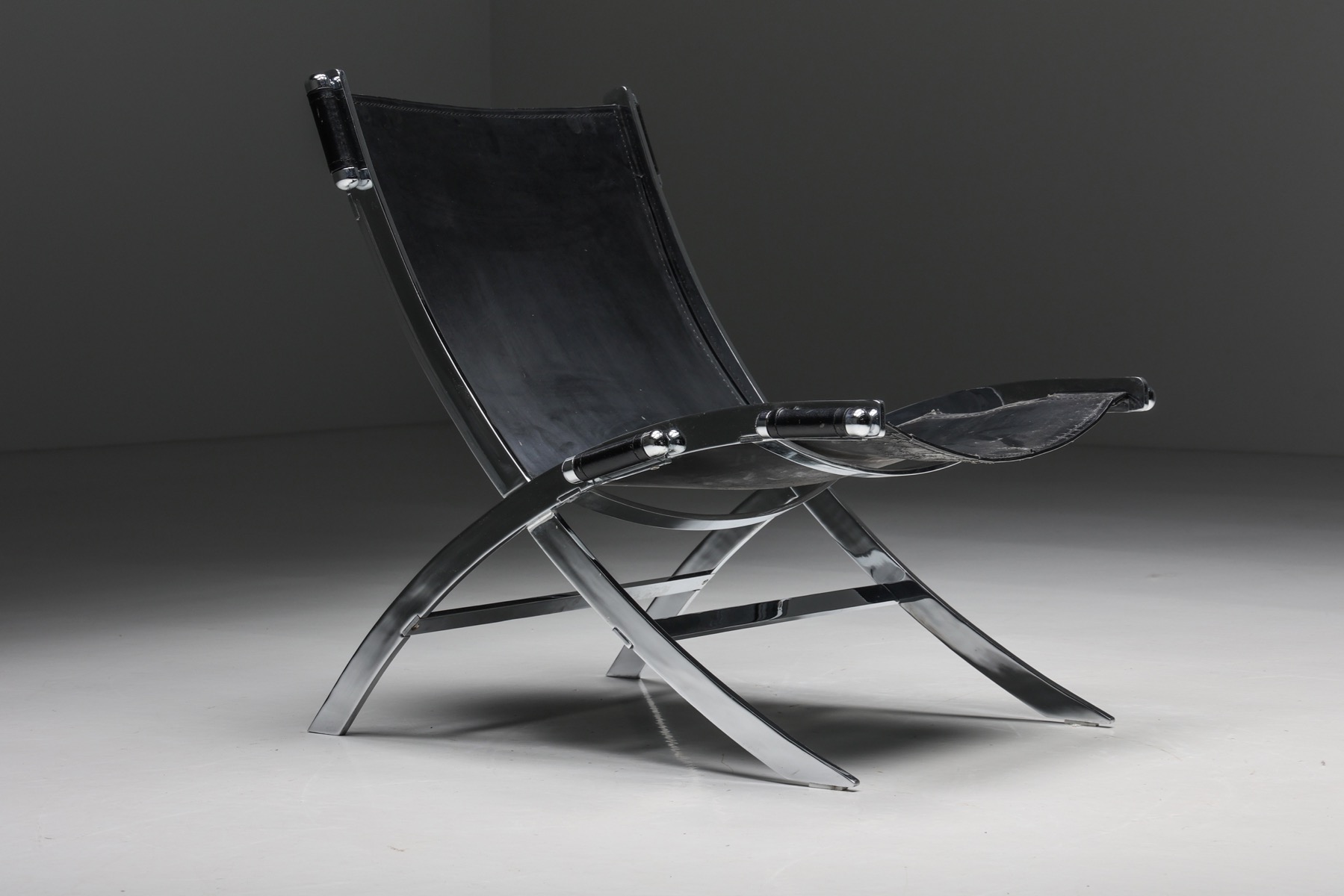 Postmodern scissor chair by Antonio Citterio from the 1980s in black