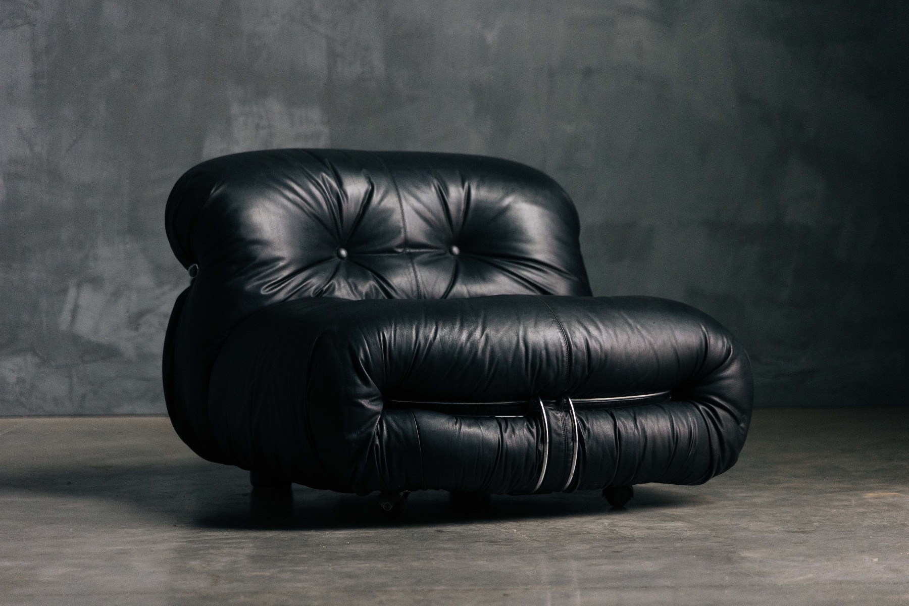Italian design Soriana lounge chairs