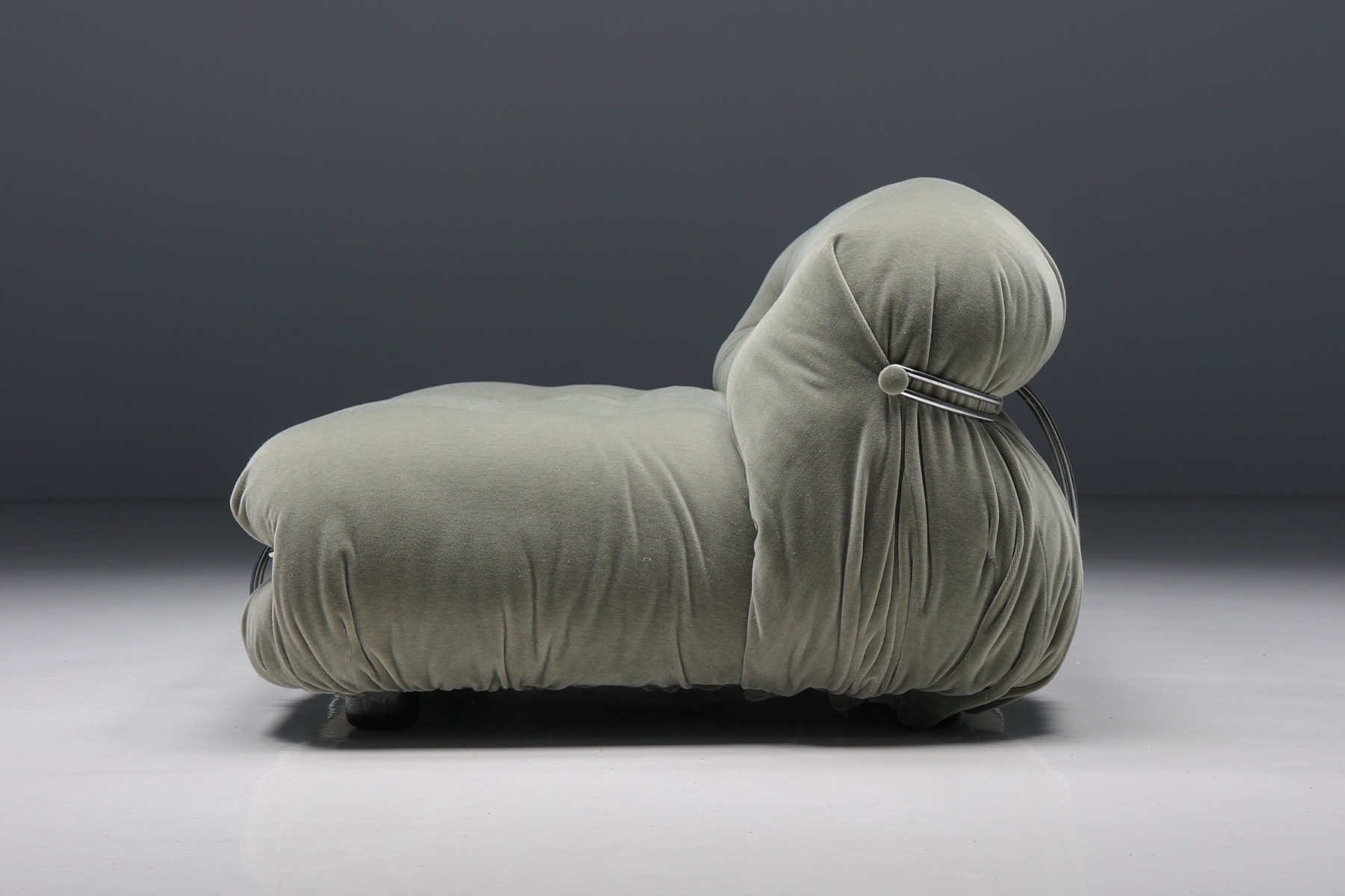 Italian design Soriana two seater by Cassina