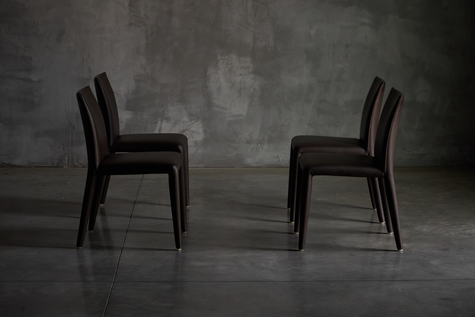 Sculptural dining chair with organic form by Bellini