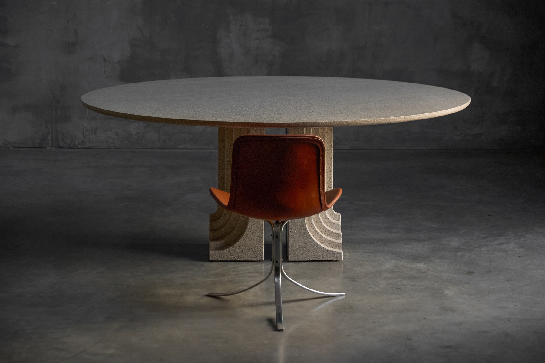 Architectural dining table Samo designed by Carlo Scarpa