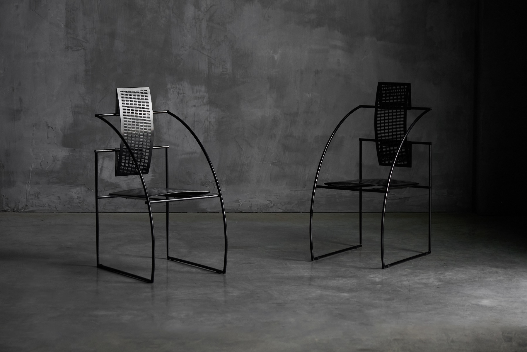 Italian postmodern chairs from the Quinta series
